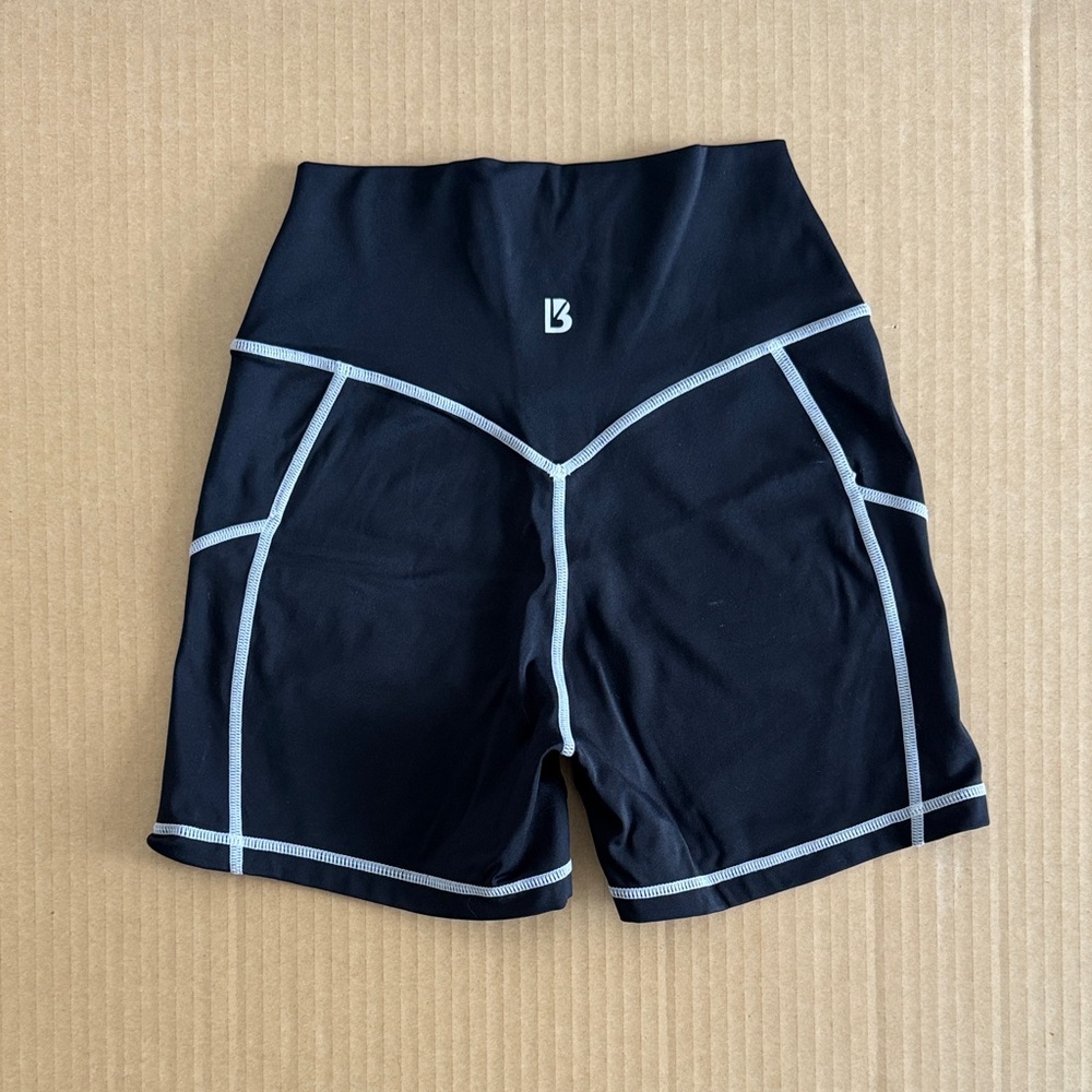 BuffBunny Wave Shorts - Picture 2 of 3